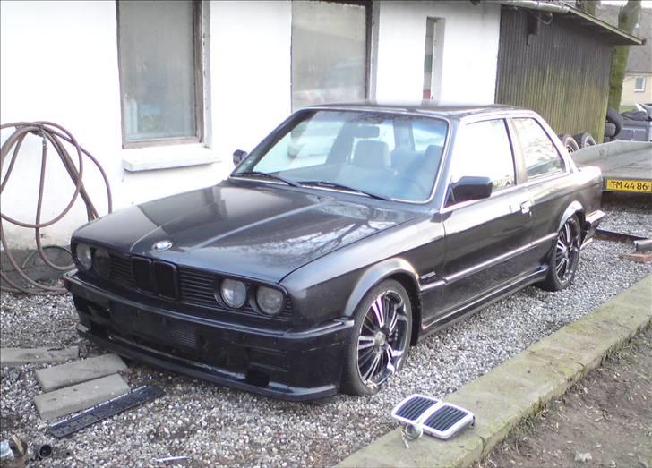 BMW e30 320i billede 3
