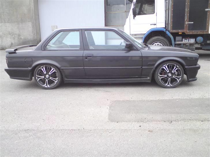 BMW e30 320i billede 4