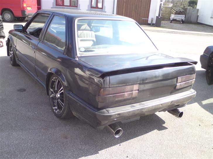 BMW e30 320i billede 5