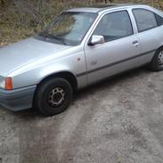 Opel kadett e 1,6 club solgt