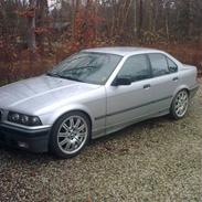 BMW E36 320i