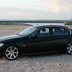 BMW 325i E90
