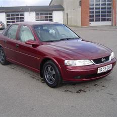 Opel Vectra B 1.8  Elegance--- SOLGT