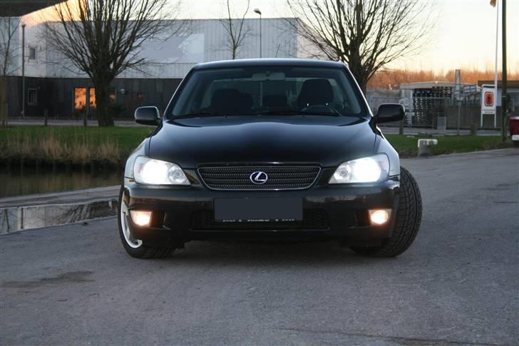 Lexus IS 200 billede 13