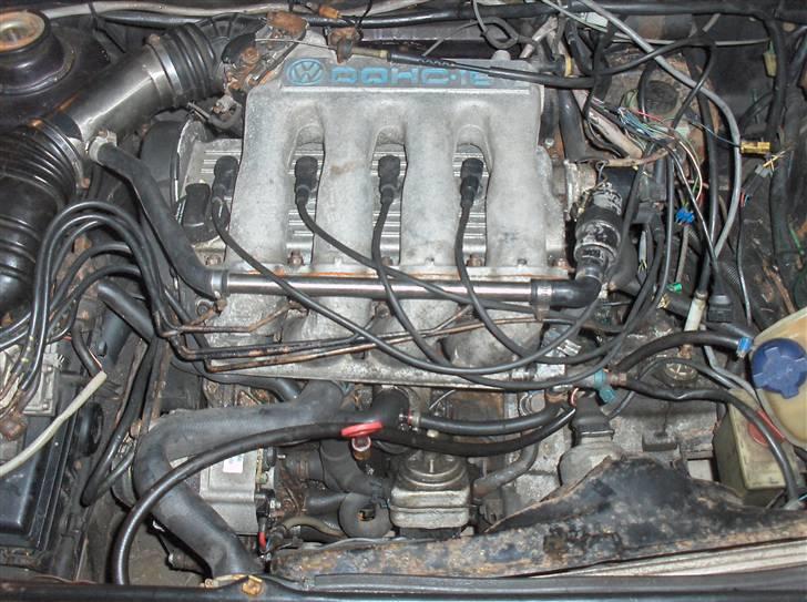 VW golf  GTI 16v Edition one - godt med rod i motorrum, vil bliver ordnet når det bliver dens tur. billede 9