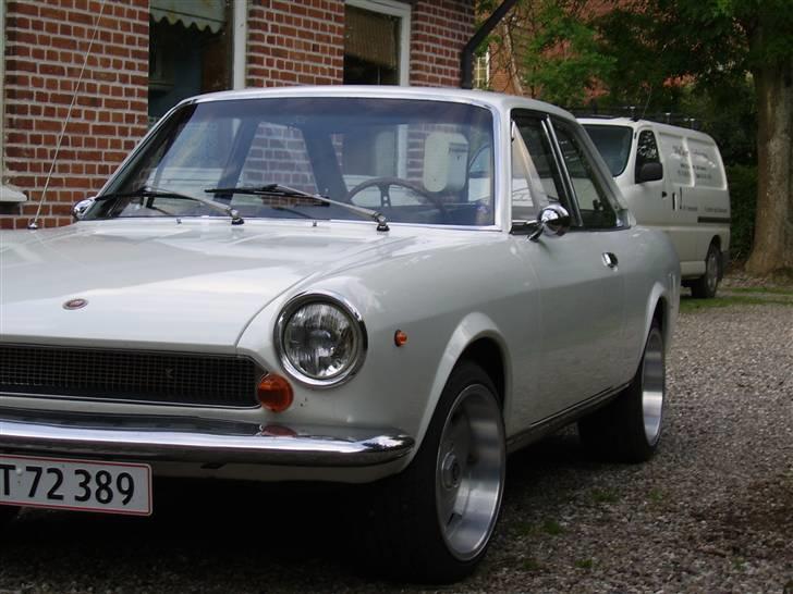 Fiat 124 sports coupe den skal væk nu byd billede 1