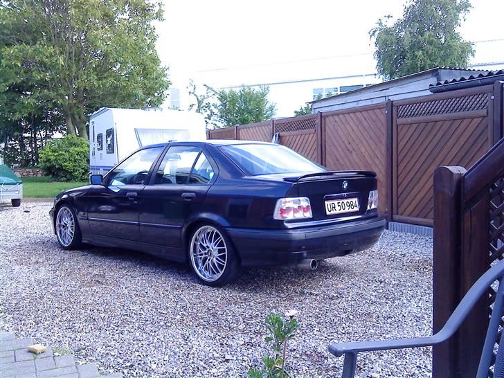 BMW e36 316i sedan billede 1