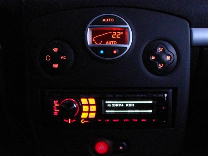 Renault Clio III *SOLGT* - Alpine CDA 9887R billede 9