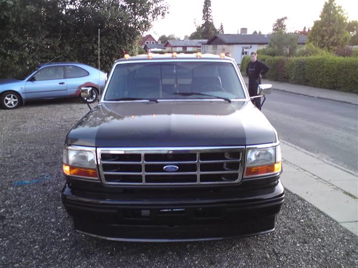 Ford F350 CREWCAB - det er så den nye farve, lig mærke til den er 2 farvet i fronten.... billede 7