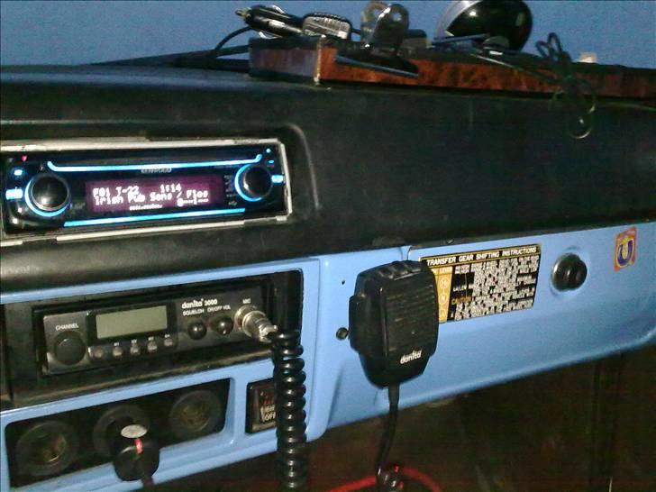 Toyota landcruiser HJ 60 turbo $DEN BLÅ$ - fik lige malet underbordet i den:p ser sku meget godt ud:p  billede 19