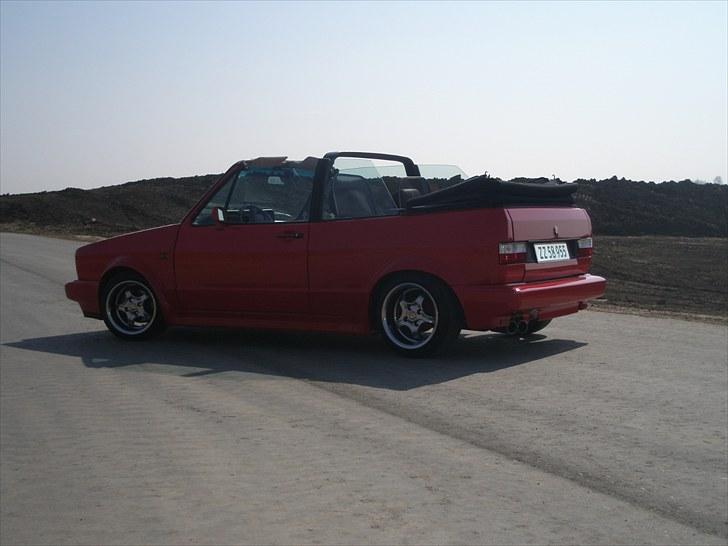 VW  Golf I cabriolet billede 2