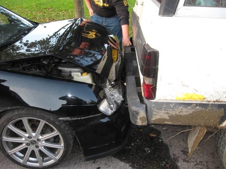 Nissan Patrol 2.8 TD 260 Solgt - Lad være med at køre for tæt på en patrol når den bakker billede 15