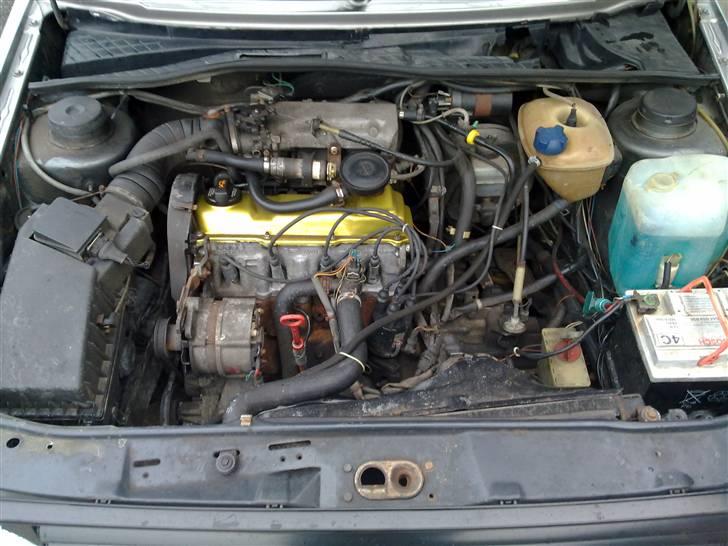 VW Golf GTI 16/8v solgt - Her skal der gøres en masse, ligner lort, men går skidegodt billede 11