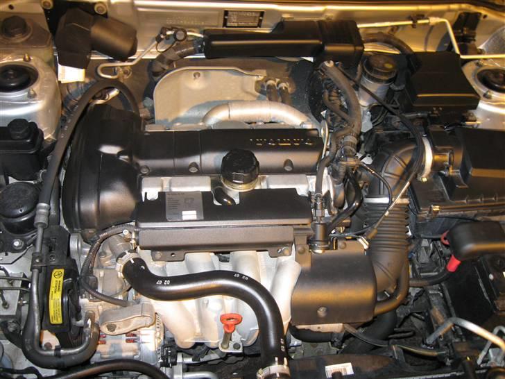 Volvo V40 Jubilæum VOLVO 4 LIFE - 1,8 i 16v pæn og veldholdt og knas tør billede 4