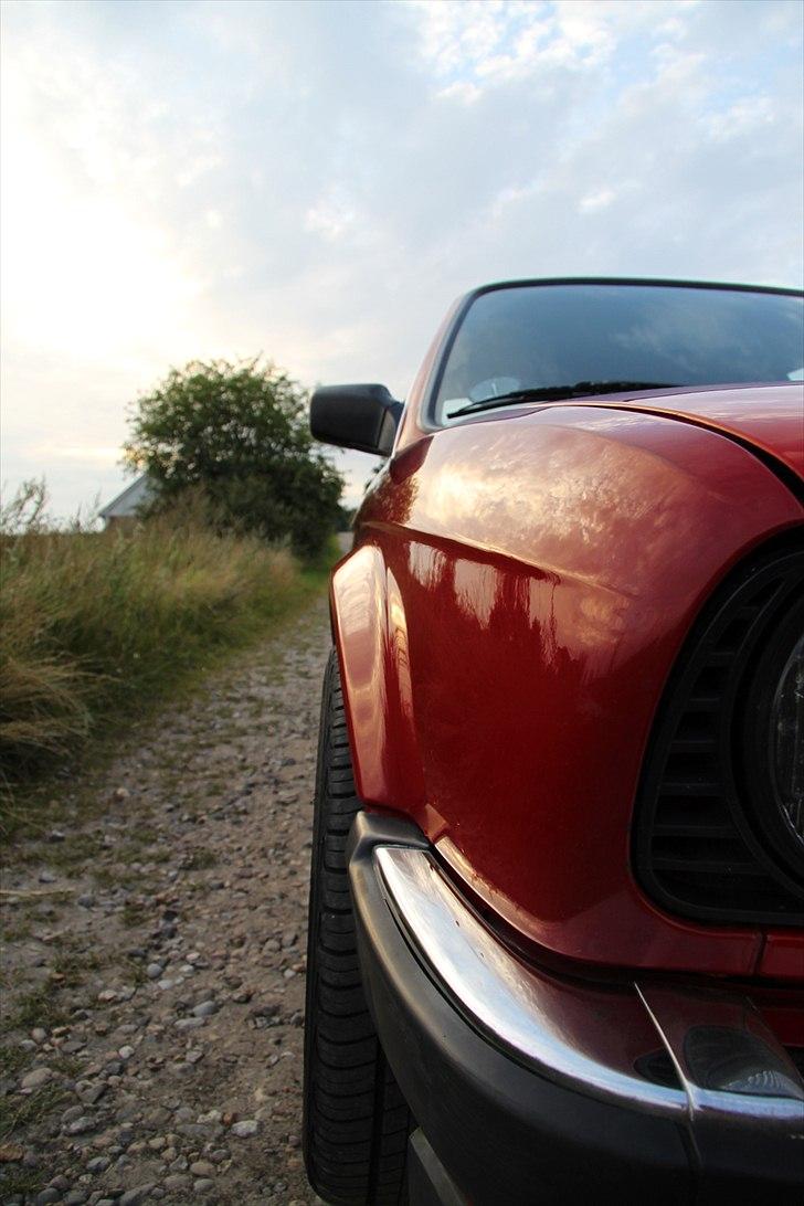 BMW E30 320i billede 2