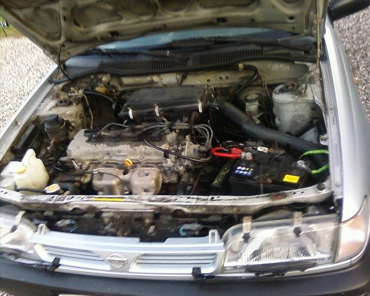 Nissan Sunny 1,4i Jubilee HB billede 2