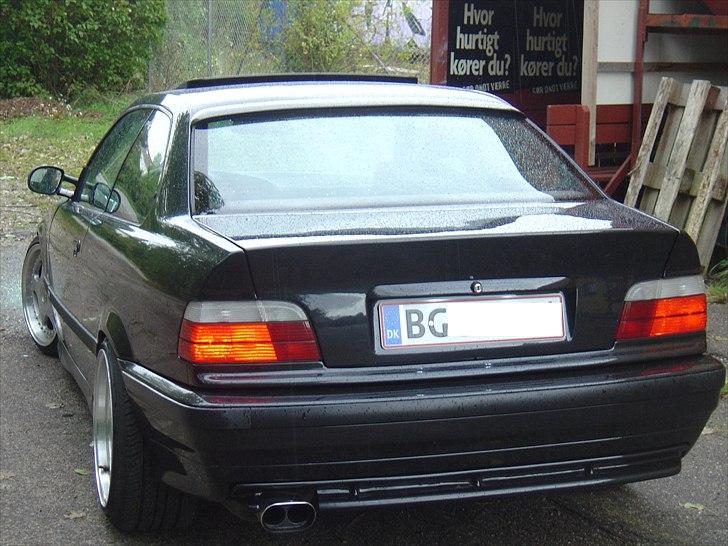 BMW e36 325i coupe - Hvor hurtigt kører du? hurtigt nok :-) billede 2