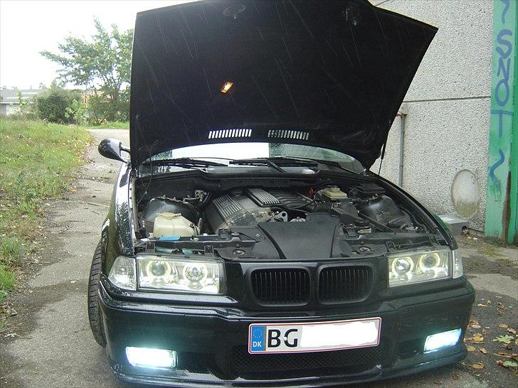 BMW e36 325i coupe billede 5