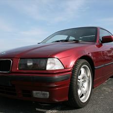 BMW e36 coupe
