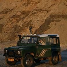 Land Rover Defender 4x4 