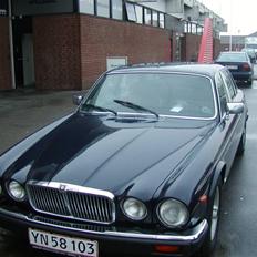 Jaguar XJ 12 H.E. Souvereign  