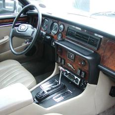 Jaguar XJ 12 H.E. Souvereign  