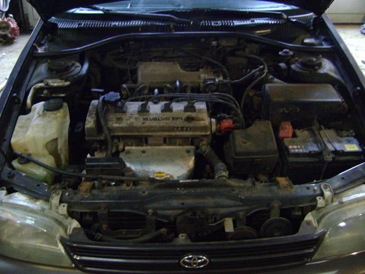 Toyota Carina E Galla TWINCAM - trænger til motorvask billede 8