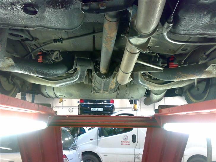 Opel Vectra A 2000 4X4 - Bagerste undervogn billede 12