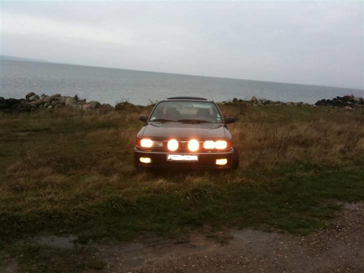 Mitsubishi Sport Galant GLSI 1.8 E32 - Nej Pæren er ikke gået stikket var faldet ud billede 1