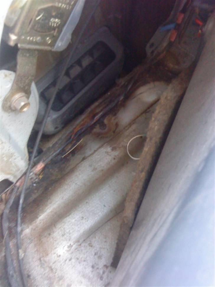 Toyota corolla gb 1,3 xl solgt billede 11