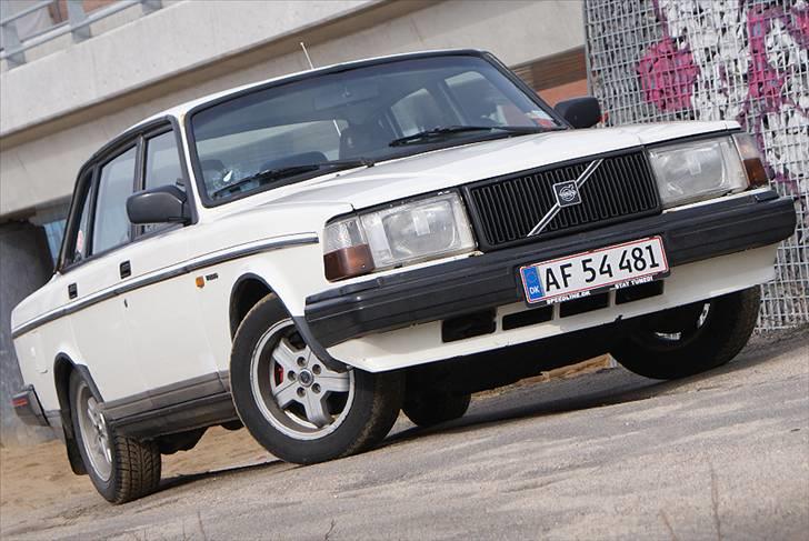Volvo 240 GLT (Solgt) billede 1