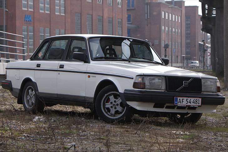 Volvo 240 GLT (Solgt) billede 3