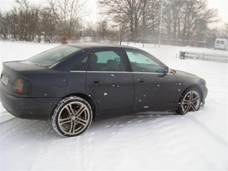 Audi A4  SOLGT billede 5