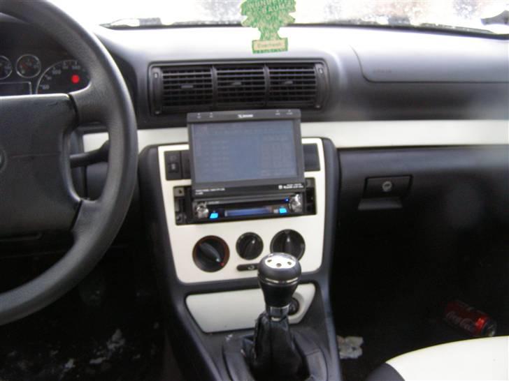 Audi A4  SOLGT billede 10