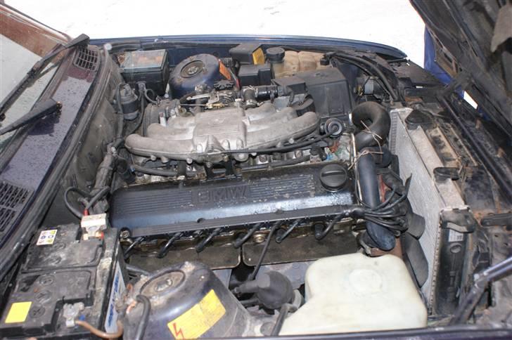 BMW E30 320i (hugget op) billede 4