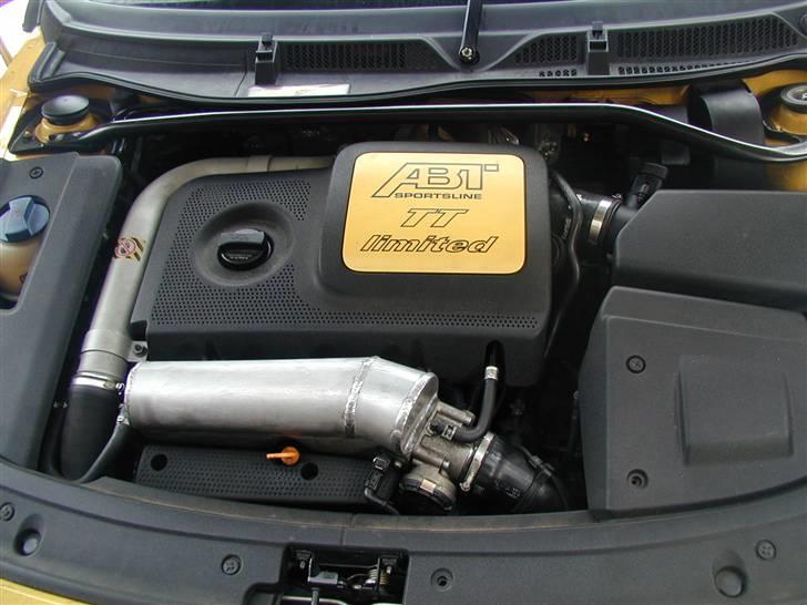 Audi TT Abt Quattro - Manifold ændret fra orig. 1,2 liters plenum til 3,1 liter. Effektforøgelse knapt 10 hk. Men holder max effekt væsenligt længere / høje omdr.  billede 20