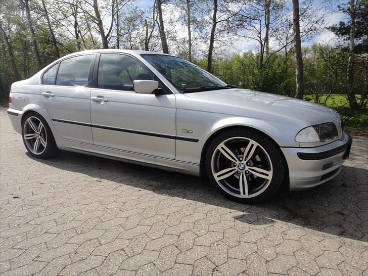 BMW E46 323i    "SOLGT" billede 1