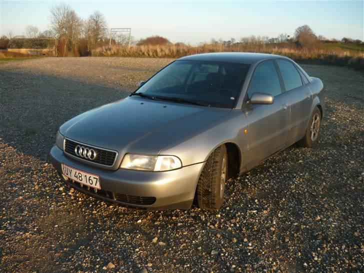 Audi A4 1,8 T *SOLGT* billede 1