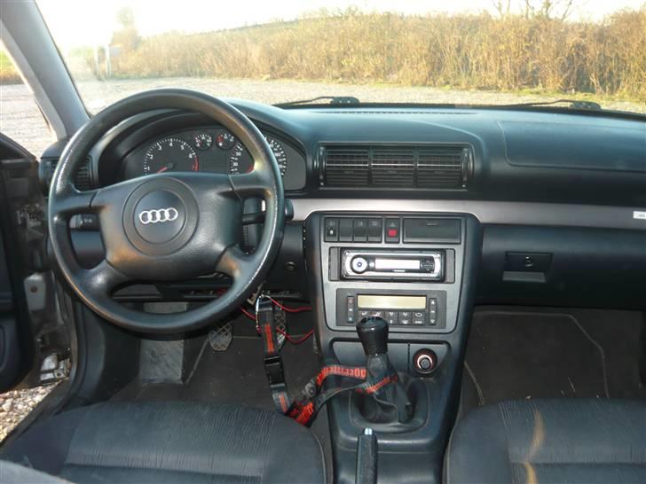 Audi A4 1,8 T *SOLGT* billede 5