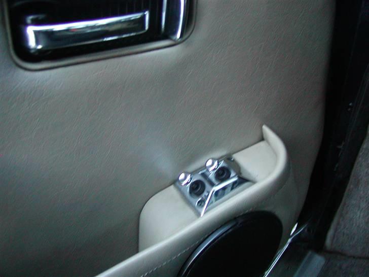 Jaguar XJ 12 H.E. Souvereign   - Med disse 2 knapper, styrer man el-spejlene billede 7