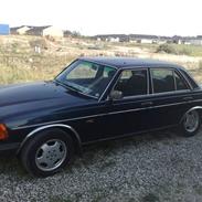 Mercedes Benz w123 300D (Solgt)