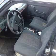 Mercedes Benz w123 300D (Solgt)