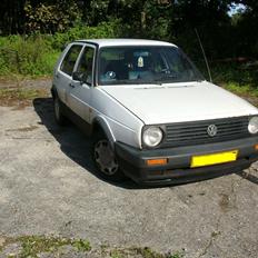 VW Golf 2- 1.6D Solgt