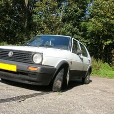 VW Golf 2- 1.6D Solgt