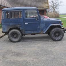 Toyota Land cruiser BJ 42