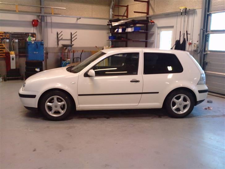 VW Golf TOTAL SKADET! billede 1