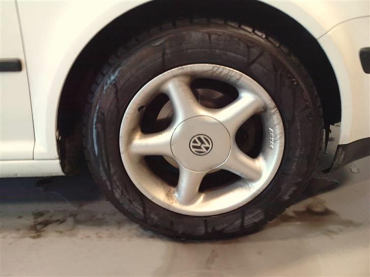 VW Golf TOTAL SKADET! billede 4