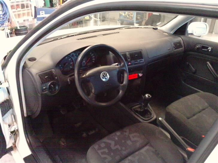 VW Golf TOTAL SKADET! billede 6