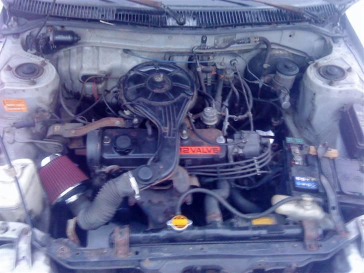 Toyota corolla gb 1,3 xl solgt billede 14