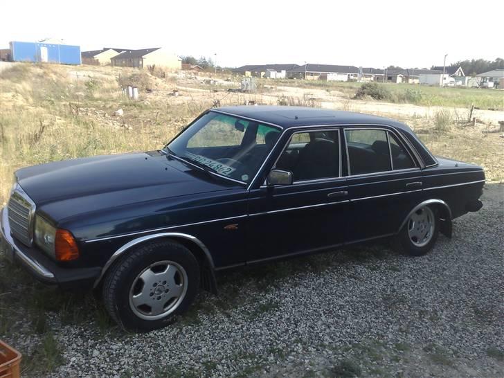 Mercedes Benz w123 300D (Solgt) billede 1